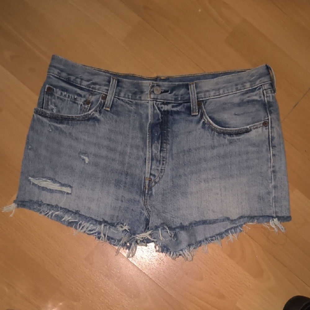 Levi's | Light Blue Frayed Jean Shorts